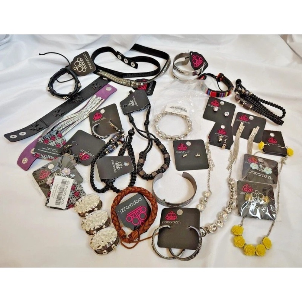 Lot of 25 Paparazzi Fashion Jewelry Bracelets Necklaces Earrings NWT NEW
